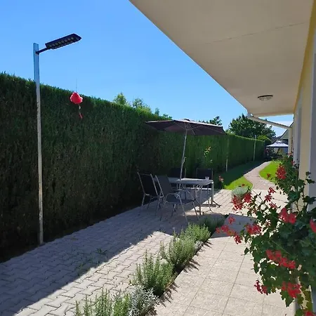 Cozy Guestrooms With Garden Casa de hóspedes Bratislava