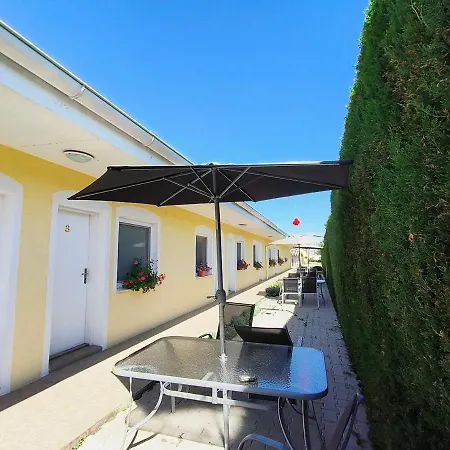 Casa de hóspedes Cozy Guestrooms With Garden *