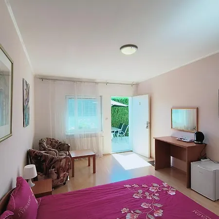 Cozy Guestrooms With Garden 게스트하우스 *