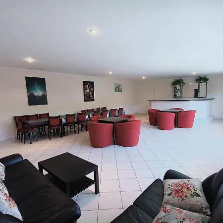 Cozy Guestrooms With Garden ברטיסלאבה